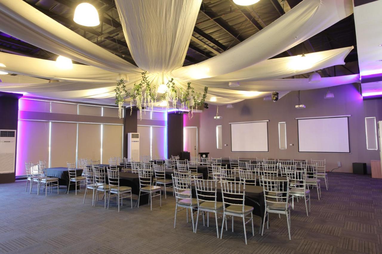 Madison 101 Hotel + Tower Quezon City Bagian luar foto