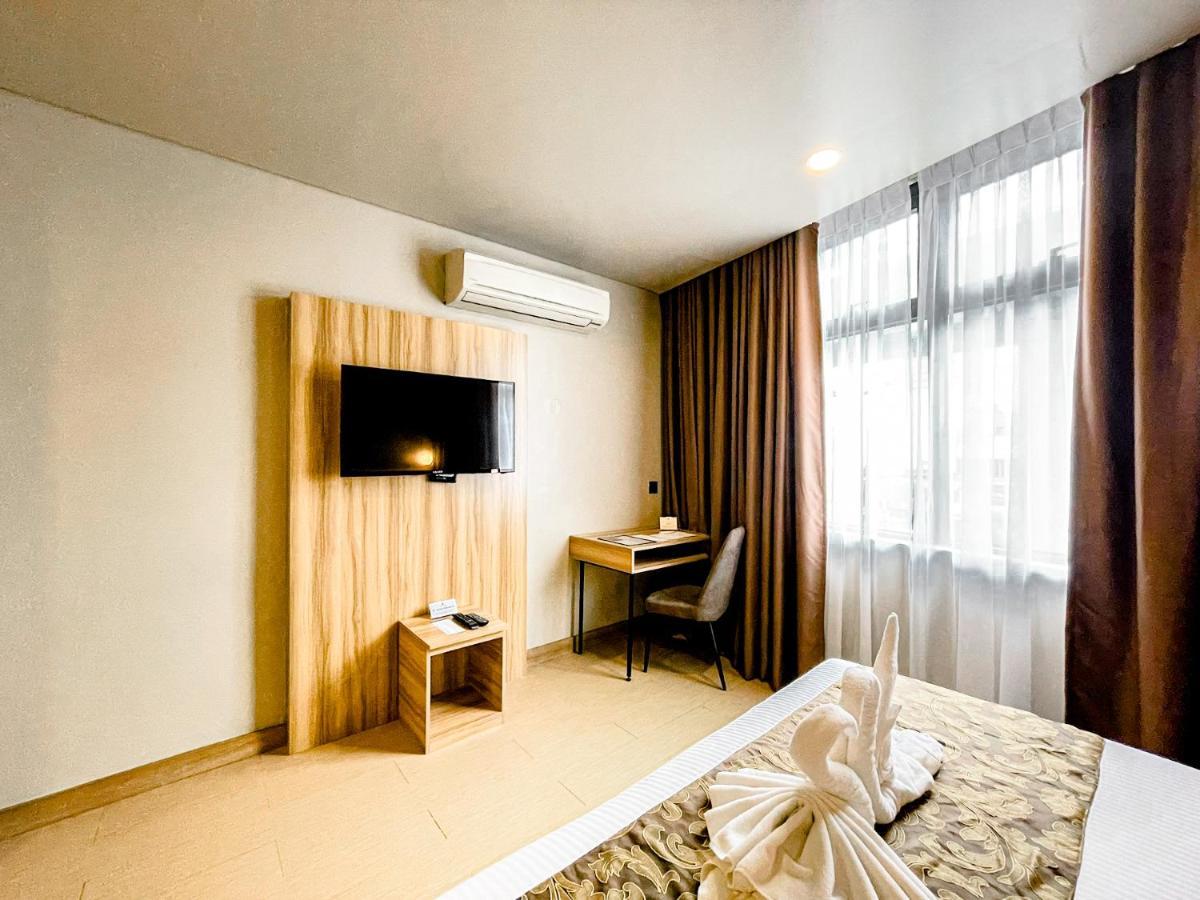Madison 101 Hotel + Tower Quezon City Bagian luar foto