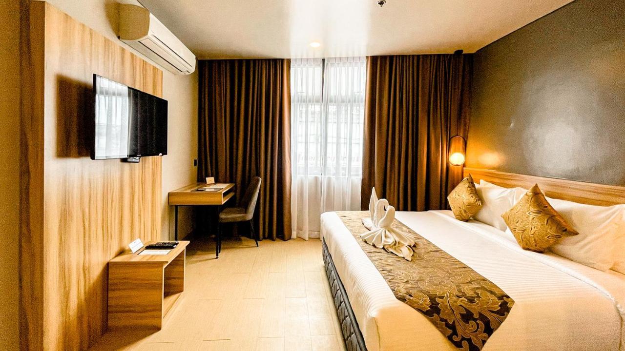 Madison 101 Hotel + Tower Quezon City Bagian luar foto