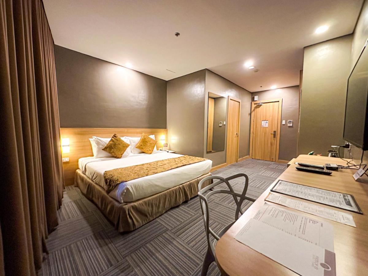 Madison 101 Hotel + Tower Quezon City Bagian luar foto