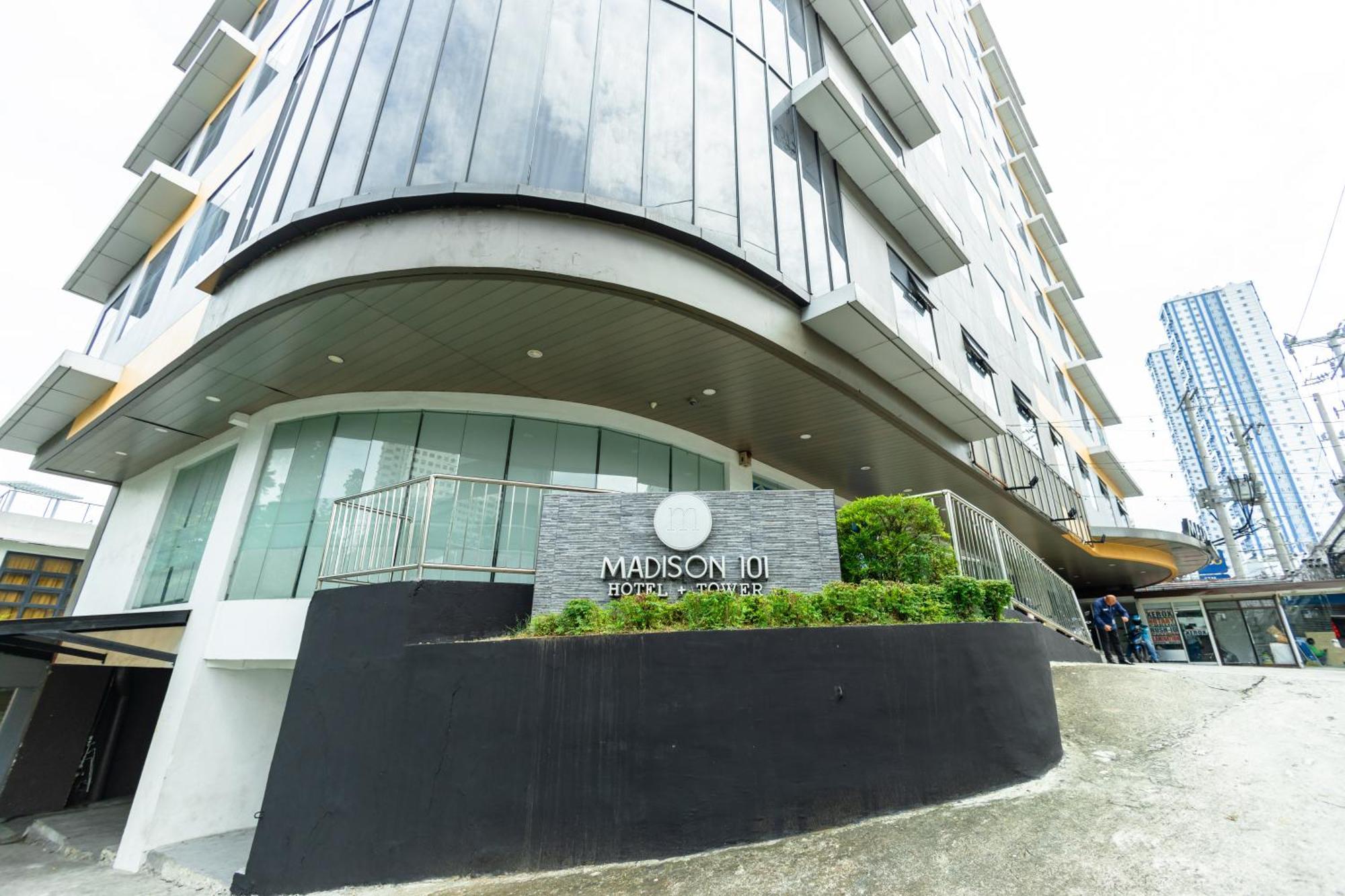 Madison 101 Hotel + Tower Quezon City Bagian luar foto