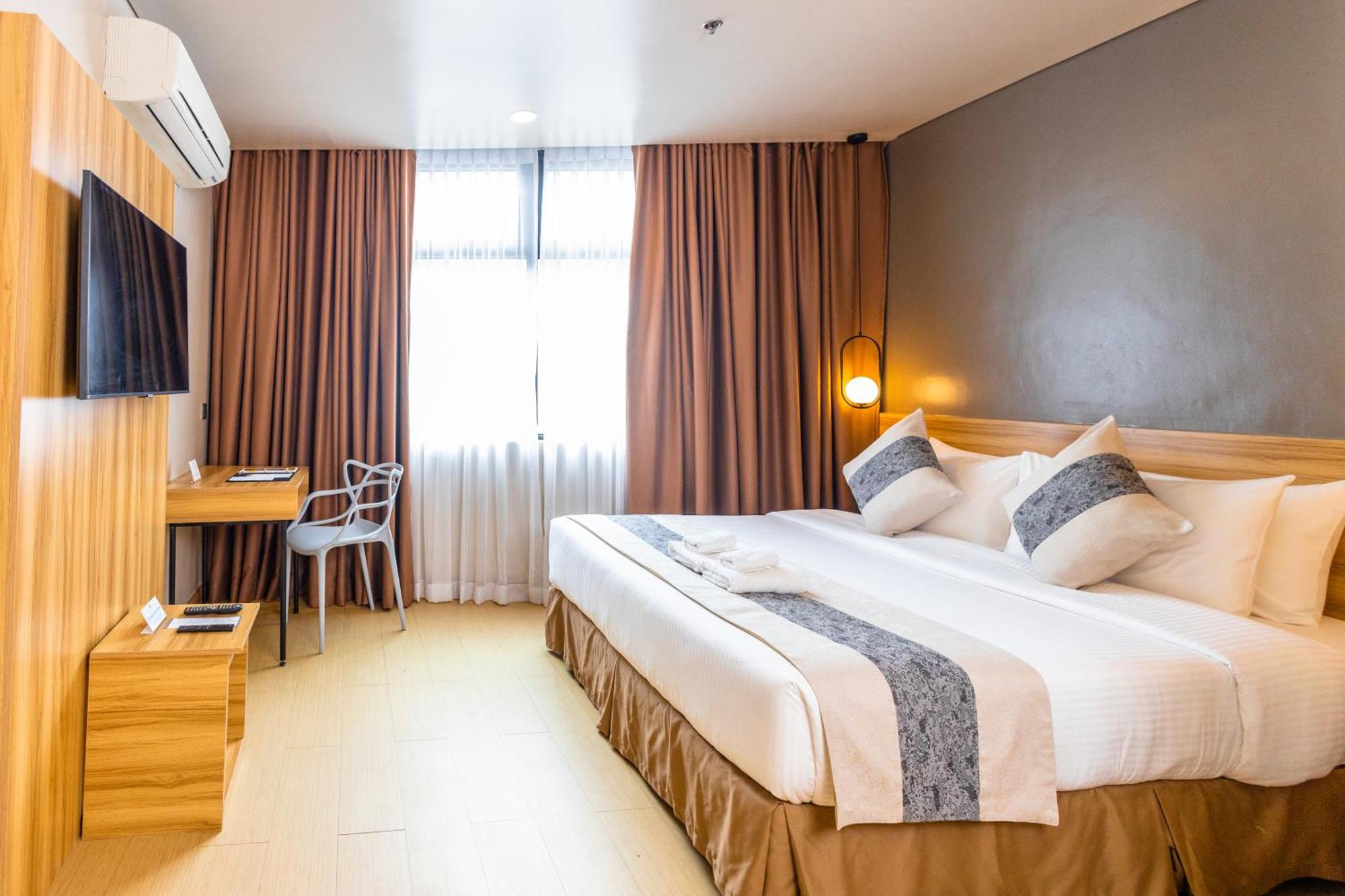 Madison 101 Hotel + Tower Quezon City Bagian luar foto