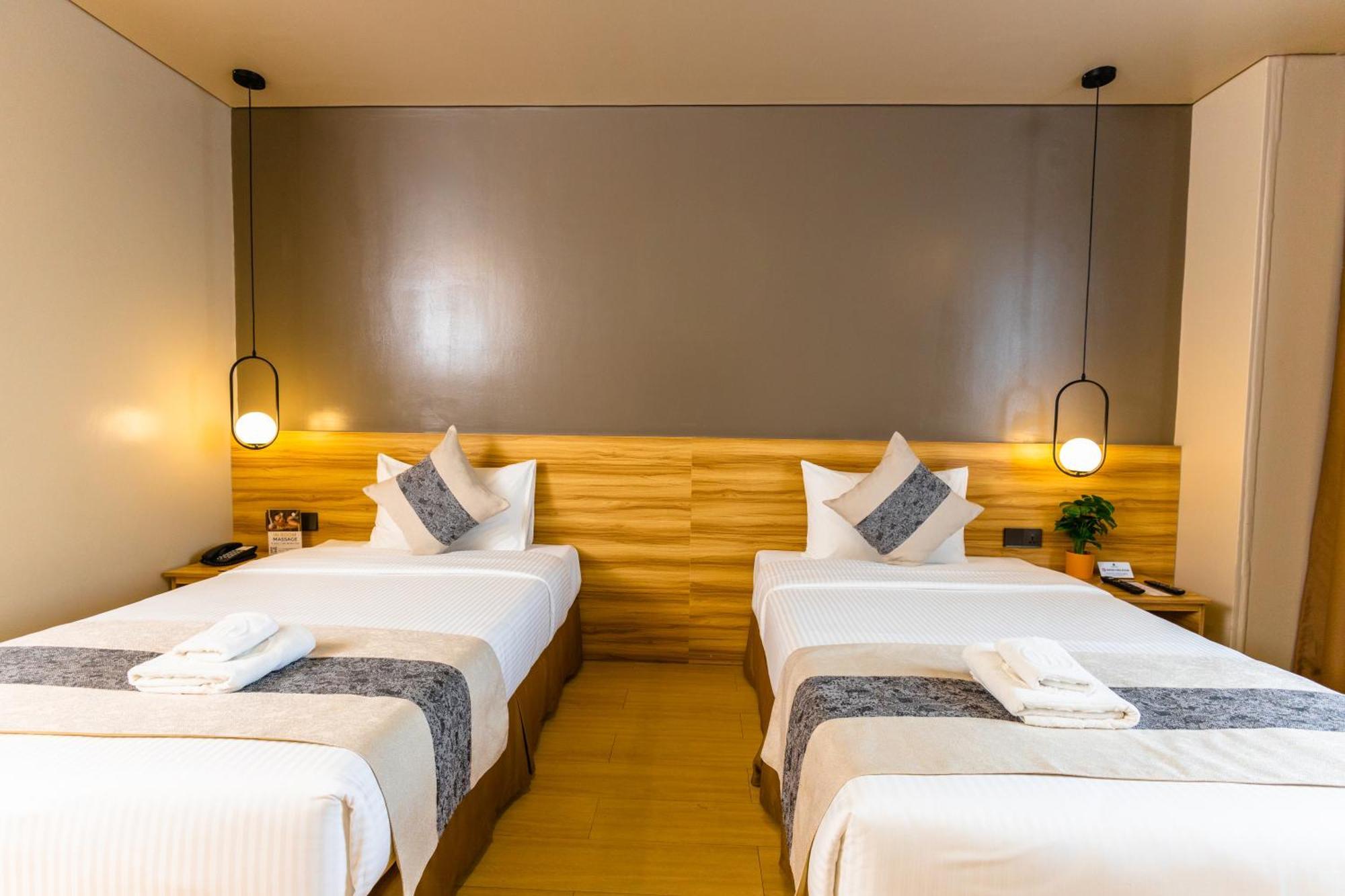 Madison 101 Hotel + Tower Quezon City Bagian luar foto
