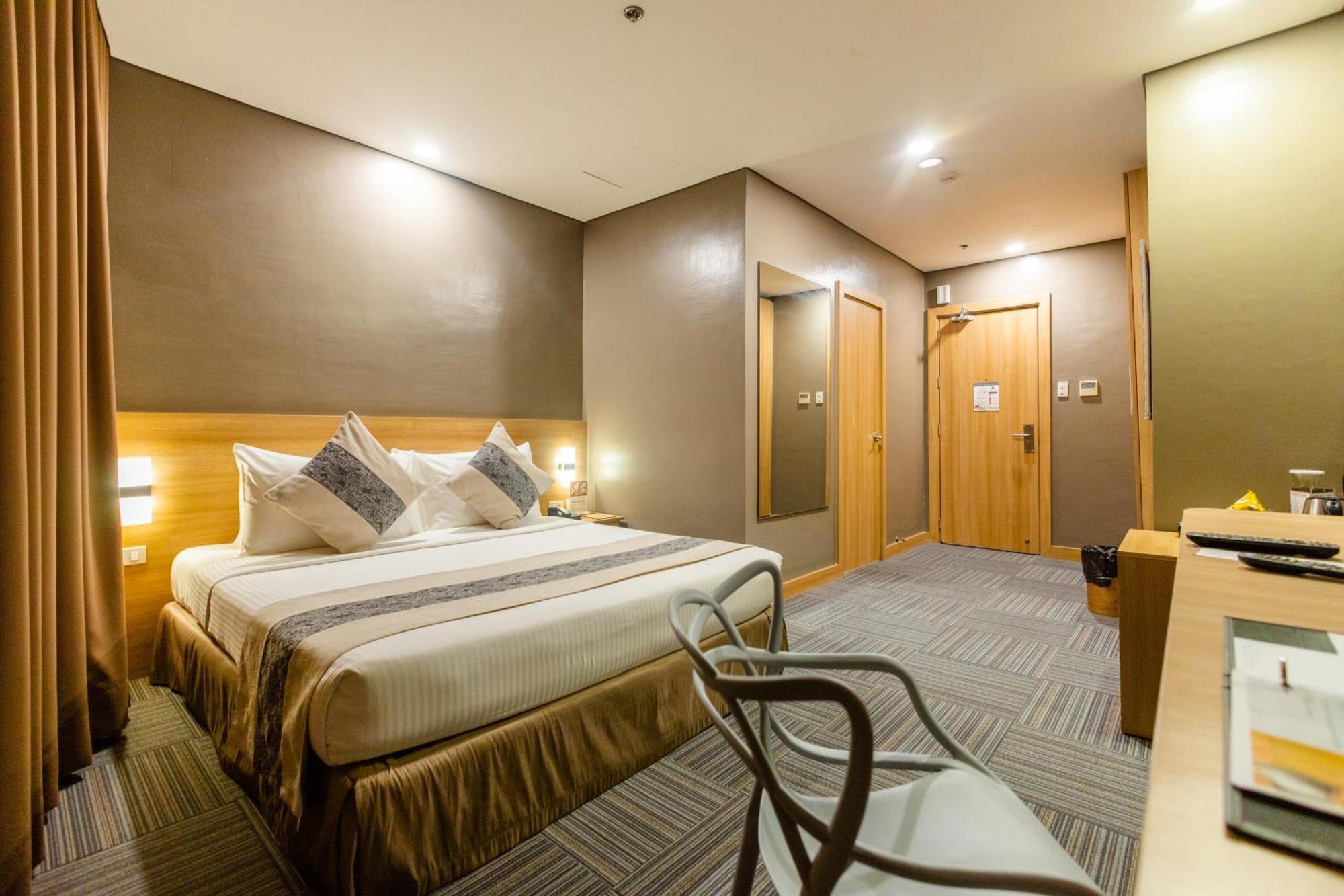 Madison 101 Hotel + Tower Quezon City Bagian luar foto