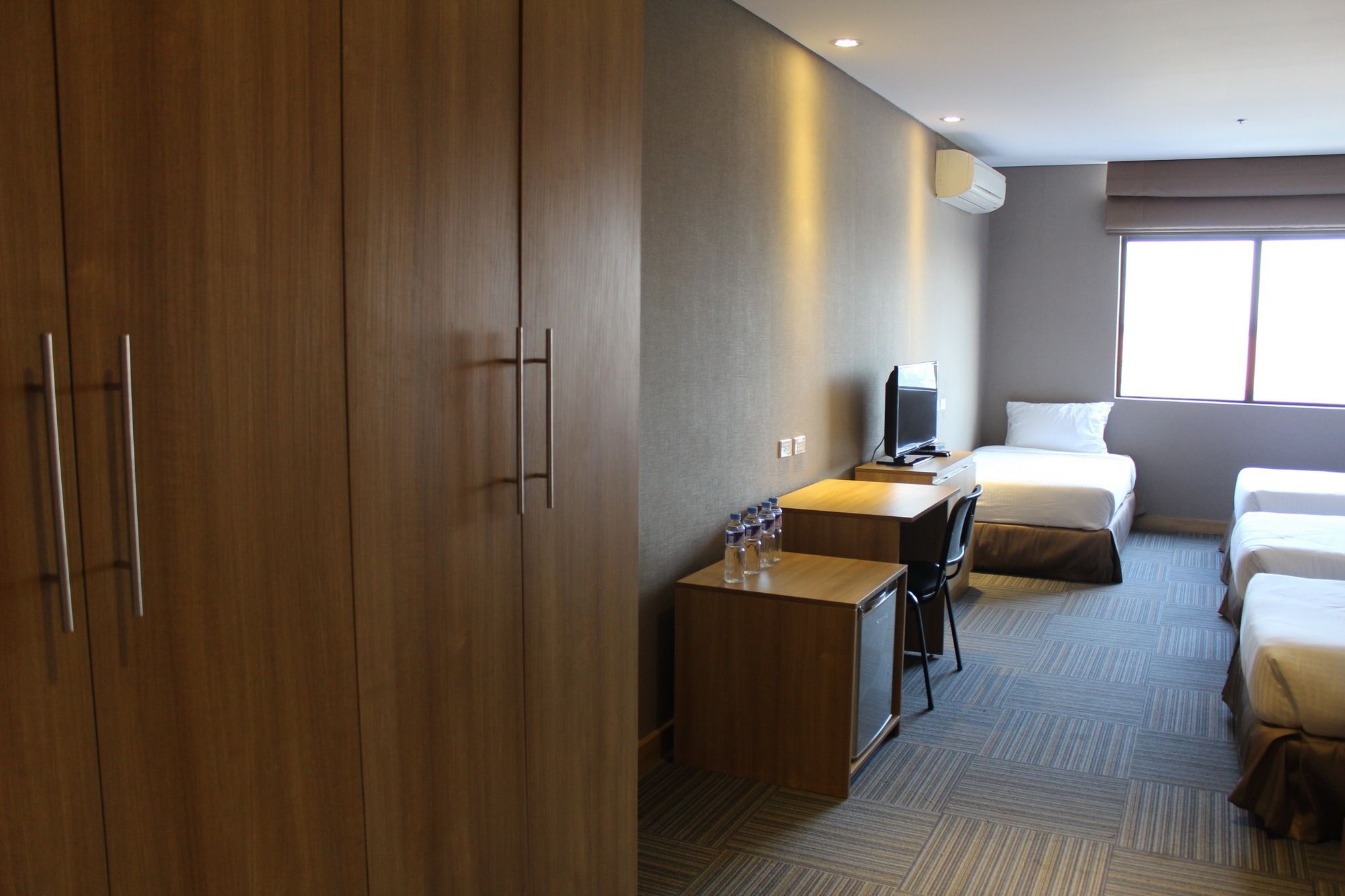 Madison 101 Hotel + Tower Quezon City Bagian luar foto