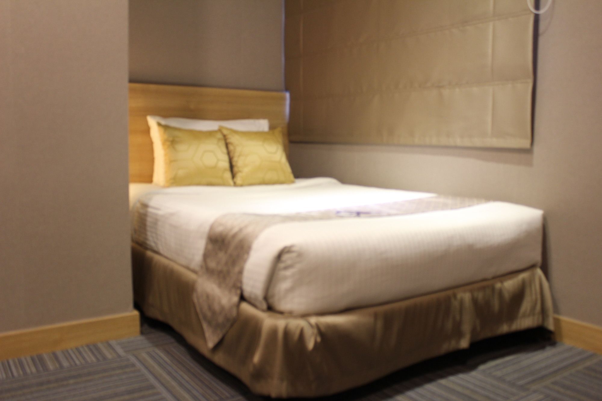 Madison 101 Hotel + Tower Quezon City Bagian luar foto