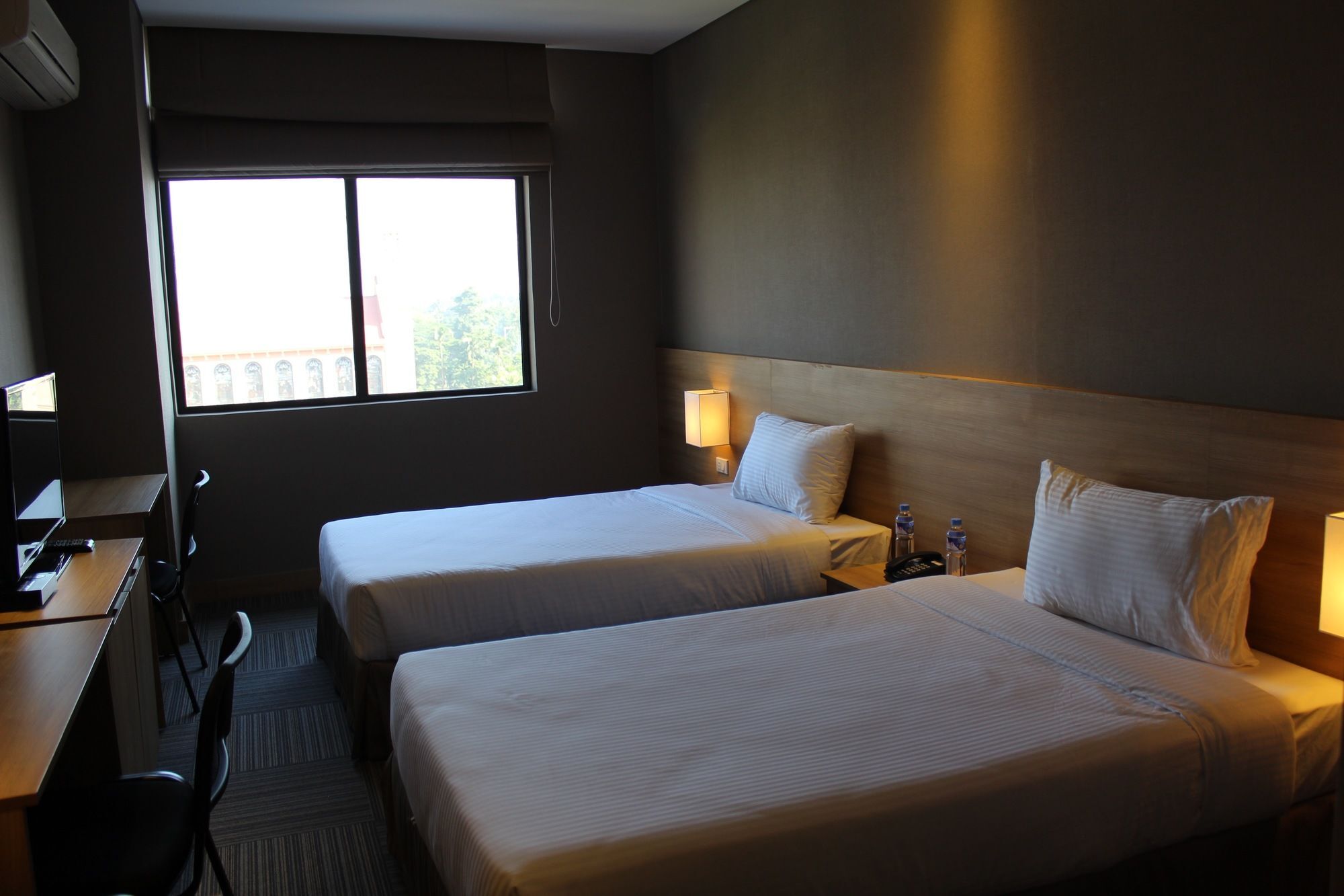 Madison 101 Hotel + Tower Quezon City Bagian luar foto