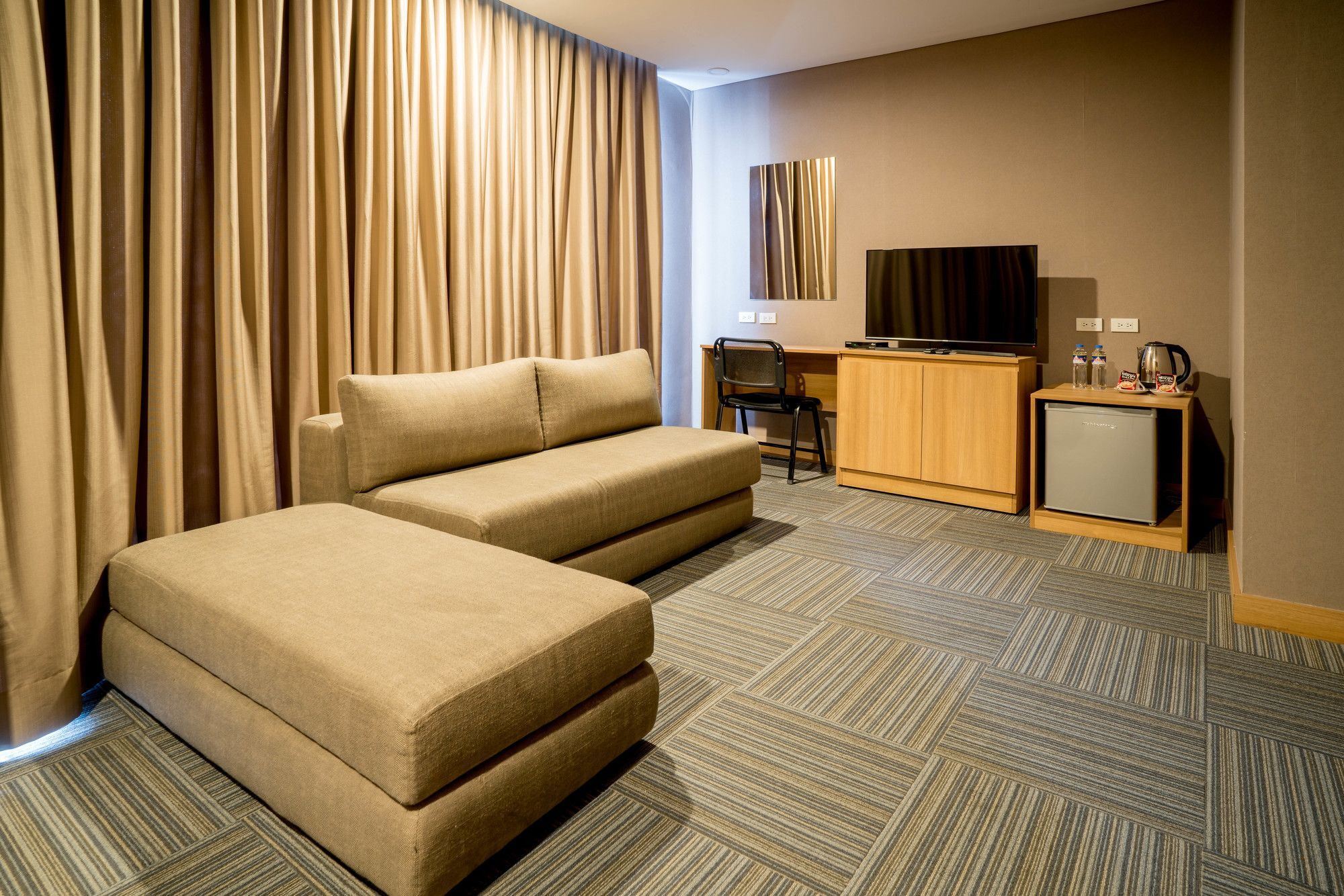 Madison 101 Hotel + Tower Quezon City Bagian luar foto