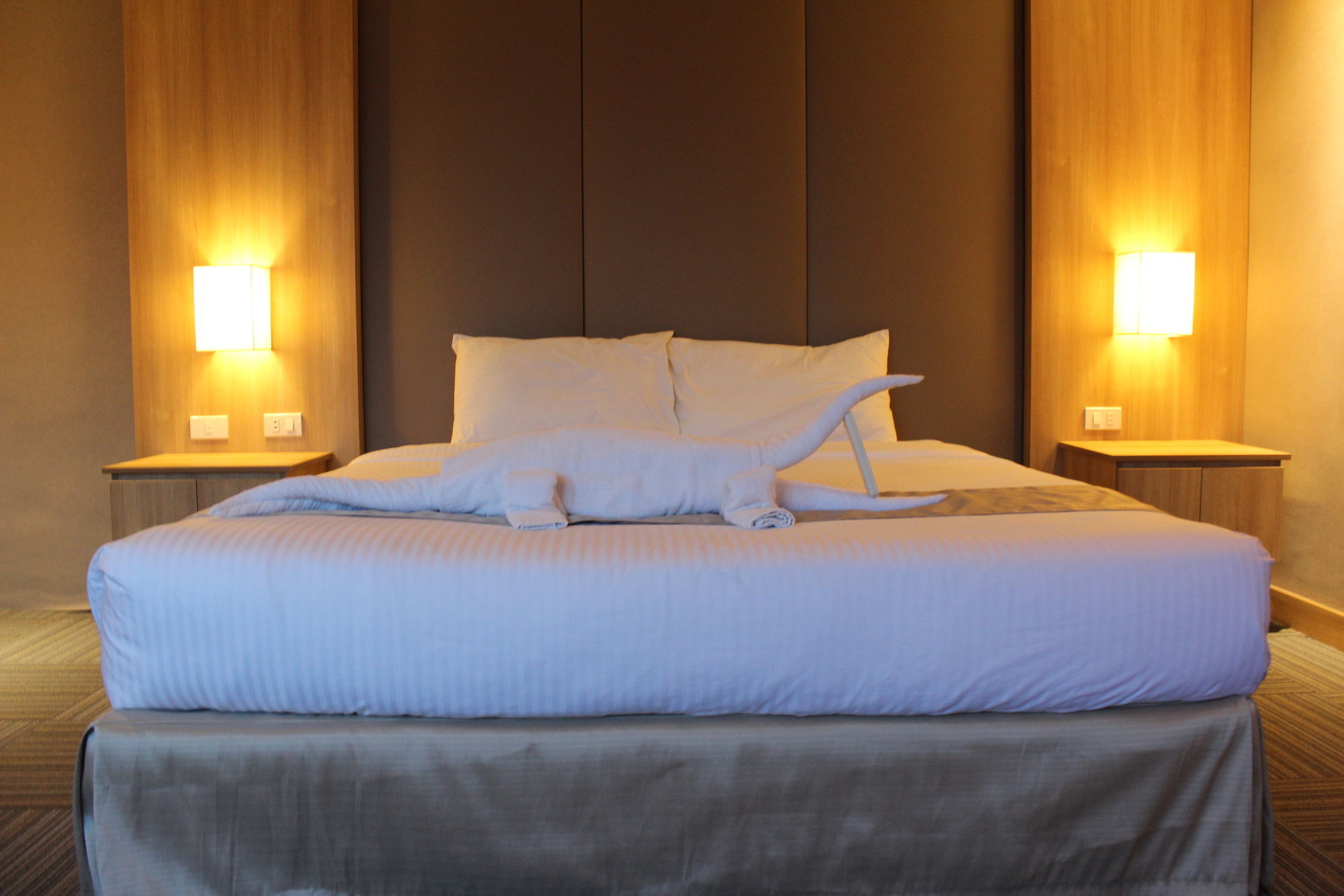 Madison 101 Hotel + Tower Quezon City Bagian luar foto
