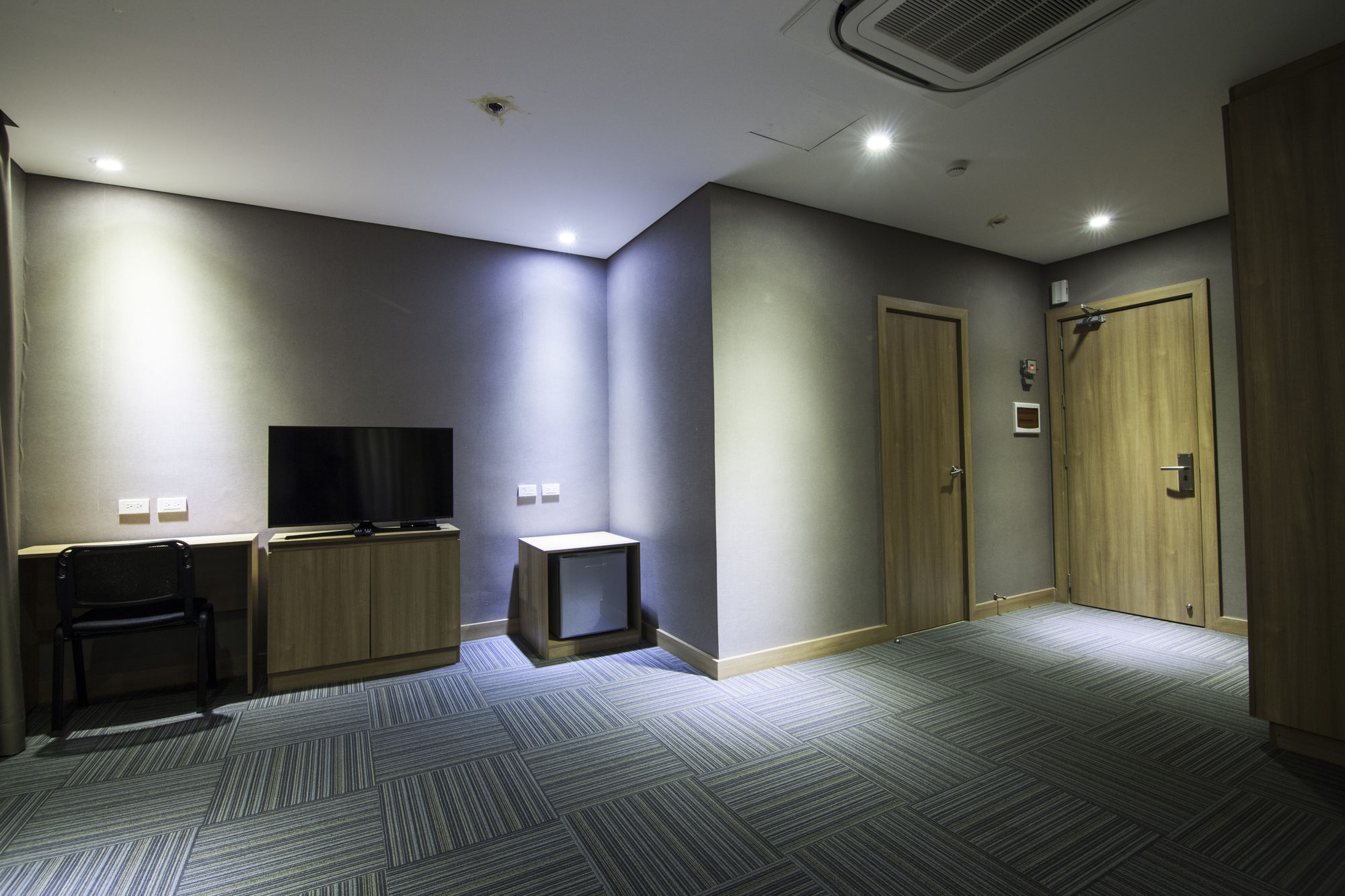 Madison 101 Hotel + Tower Quezon City Bagian luar foto